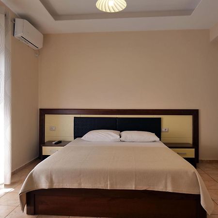 Hotel Jali Himare Esterno foto