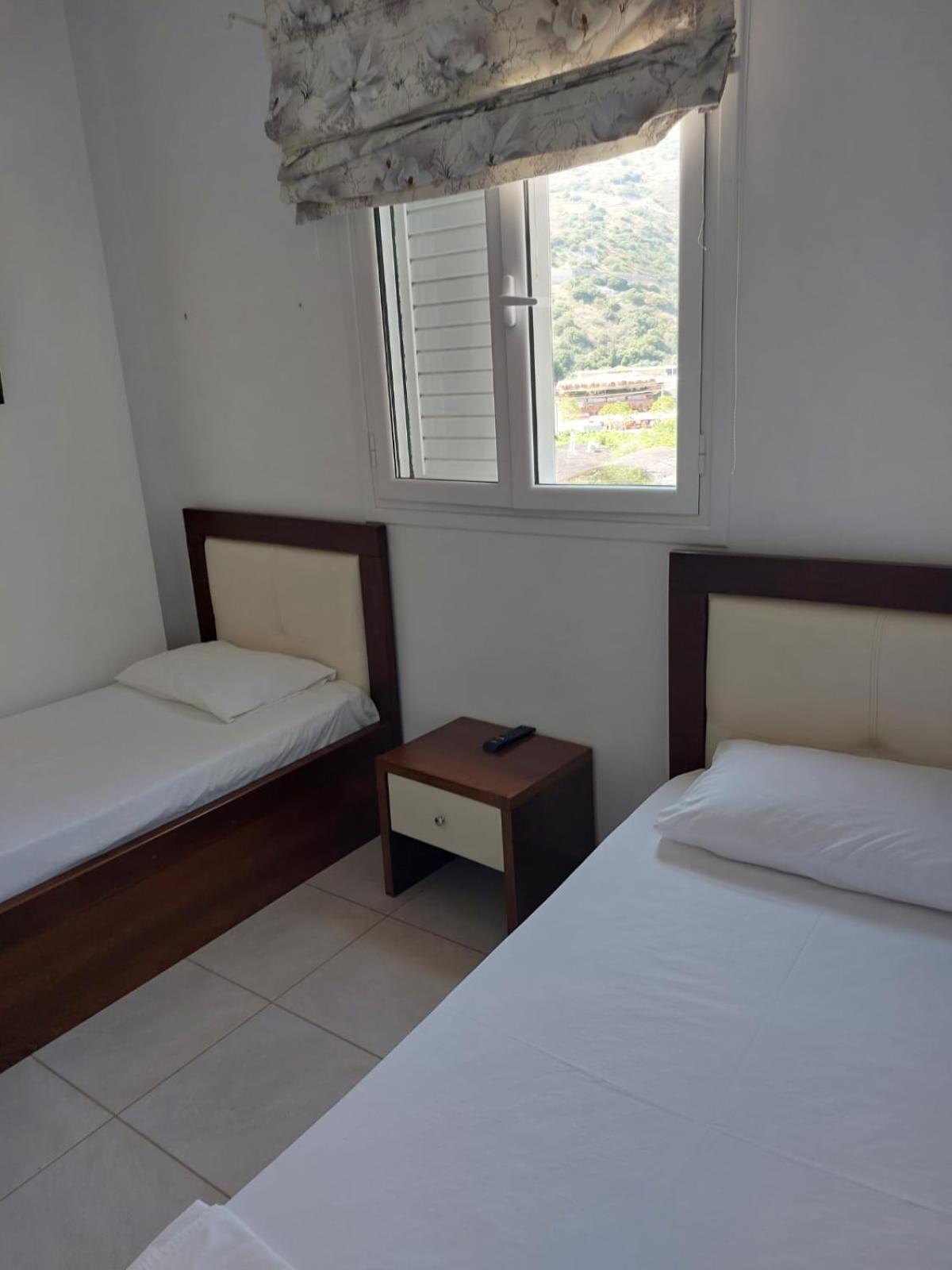 Hotel Jali Himare Esterno foto
