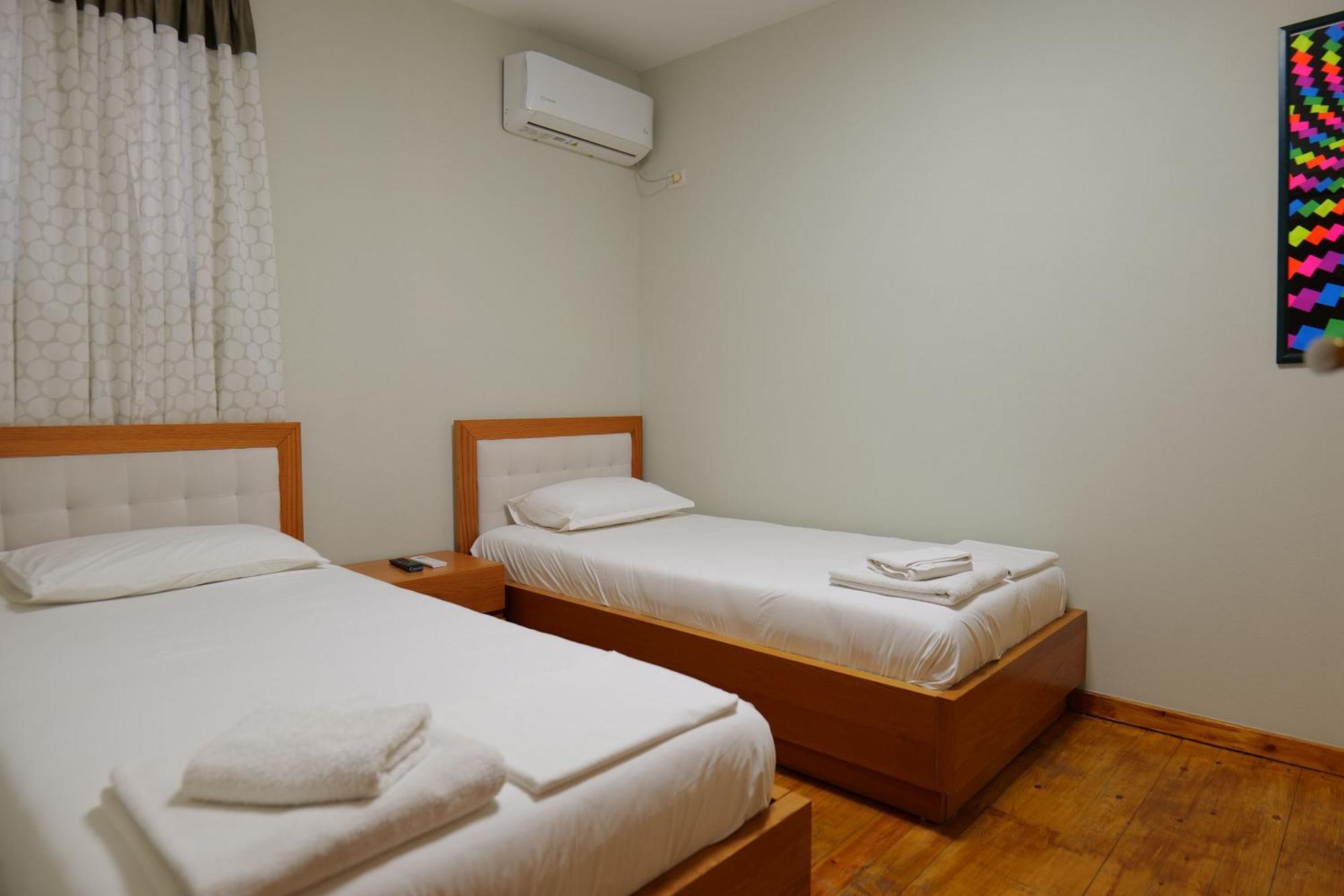 Hotel Jali Himare Esterno foto