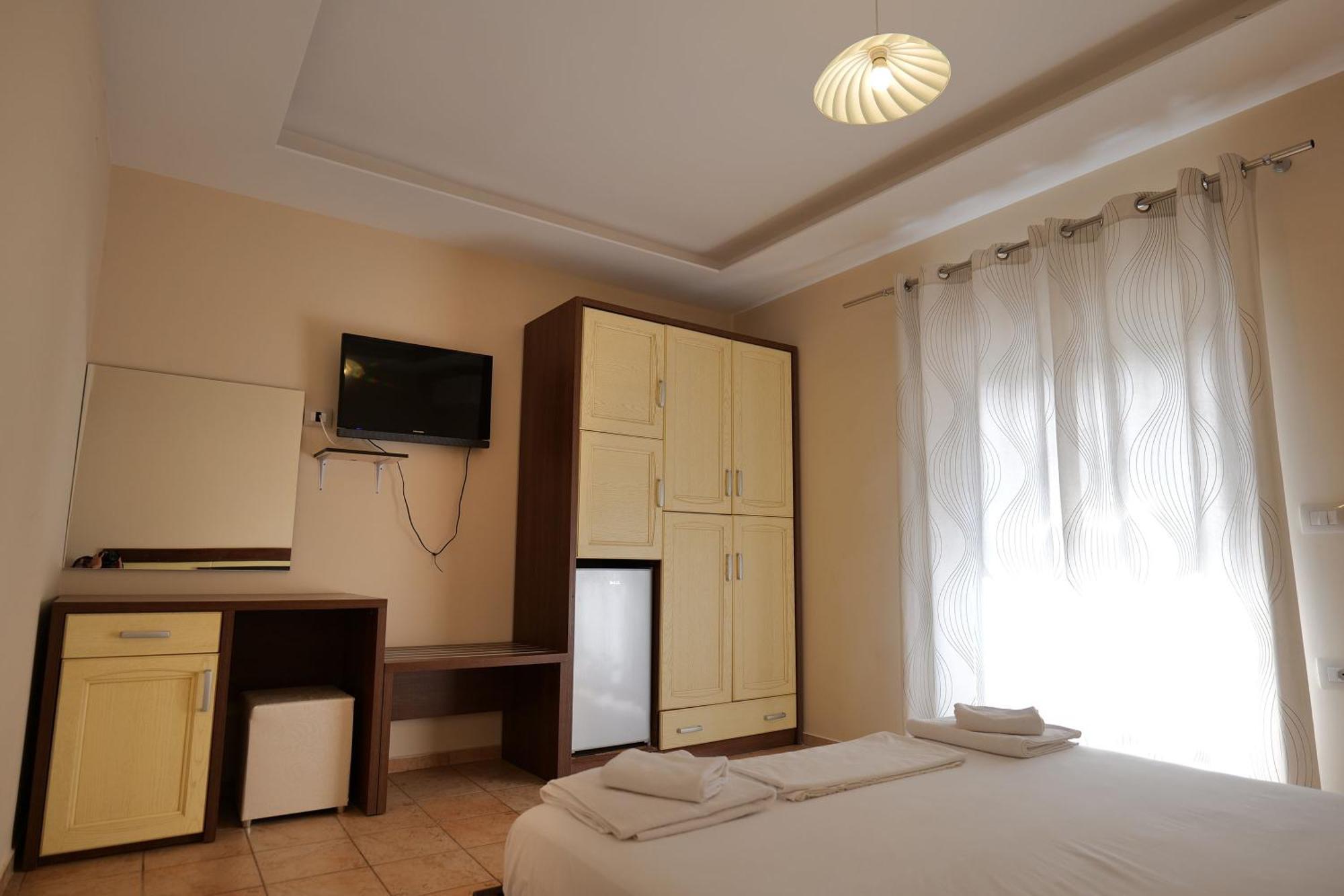 Hotel Jali Himare Esterno foto