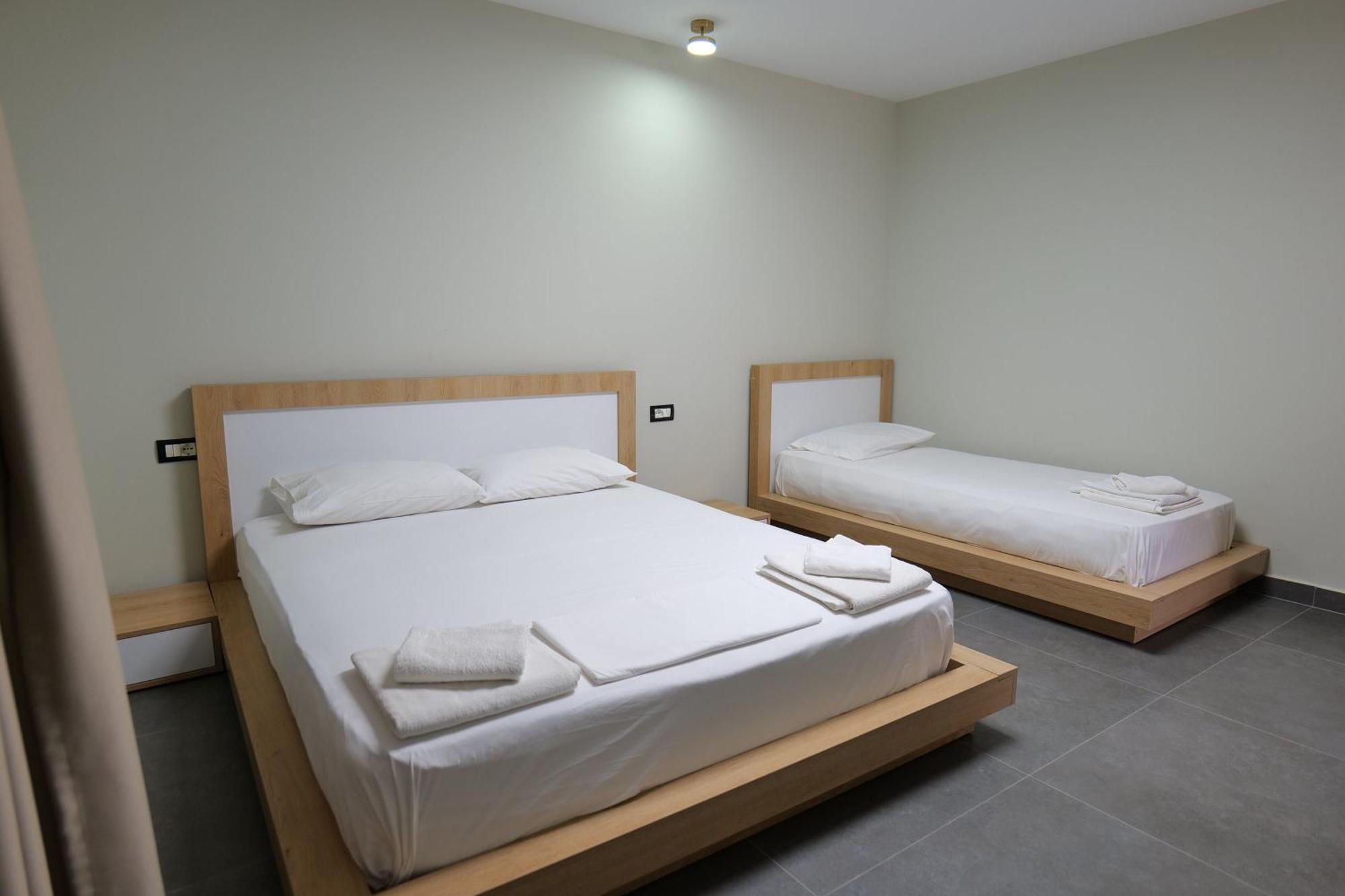Hotel Jali Himare Esterno foto