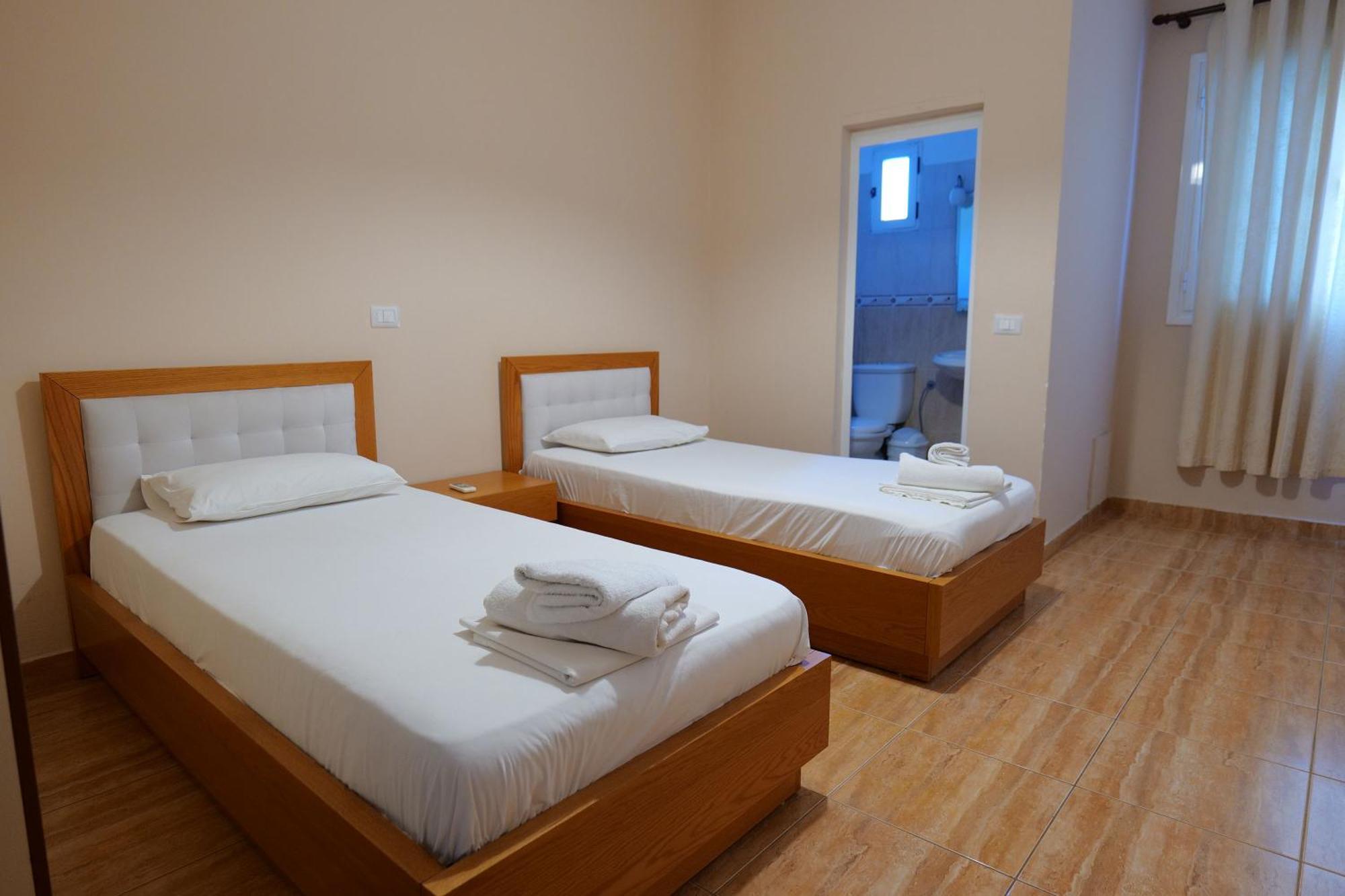 Hotel Jali Himare Esterno foto